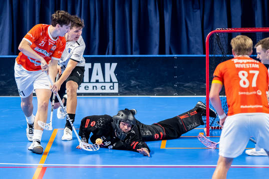 Höllvikens Theo Nysten oroar framför Helsingborgs
