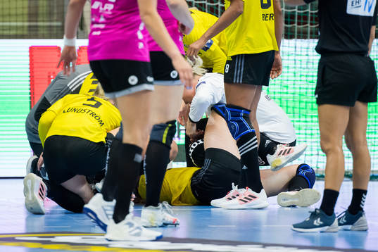 Tamara Haggerty of Sävehof receives medical attention