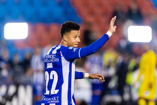 IFK Göteborgs Tobias Sana tackar publiken