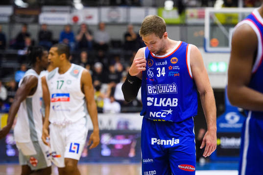 Luleås Bryce Douvier deppar
