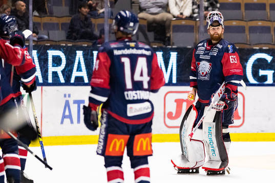 Linköpings målvakt Marcus Högberg deppar
