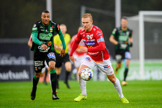 Varbergs Simon Karlsson Adjei och Degerfors Oliver Ekroth