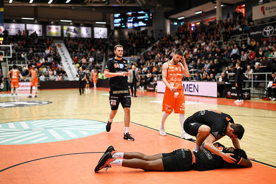 Borås Dereck Brooks liggande