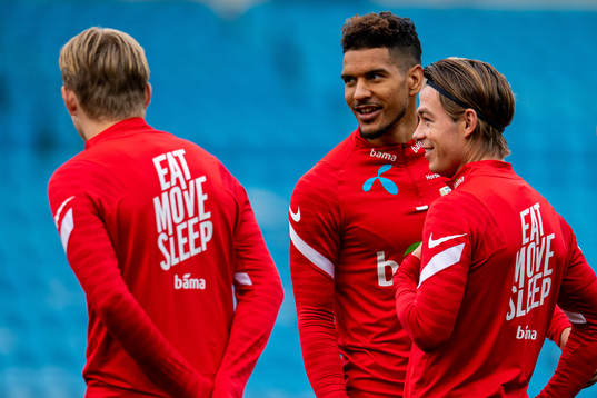 Ohi Omoijuanfo and Patrick Berg of the Norwegian national