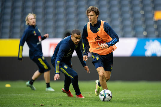 Robin Quaison and Kristoffer Olsson of the Swedish national