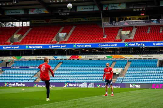Martin Ødegaard and Iver Fossum of the Norwegian national