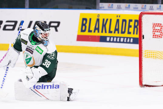 Frölundas Karl Henriksson (ej i  bild) gör 6-5 bakom