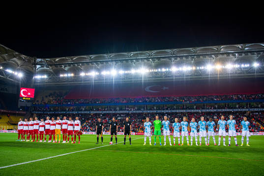 Martin Ødegaard, goalkeeper Ørjan Håskjold Nyland,