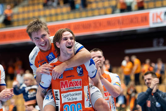 Kristianstads Albin Selin och Anton Hallbäck jublar
