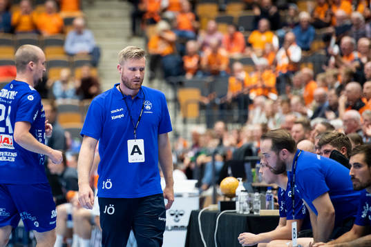 Hallbys tränare Jesper Östlund deppar