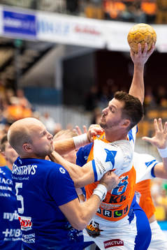 Kristianstads Vasja Furlan och Hallbys Hallbys Oskar Hedvall