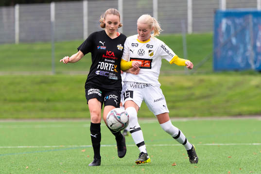 Hisingsbackas Victoria Lundgren och Häckens Ebba