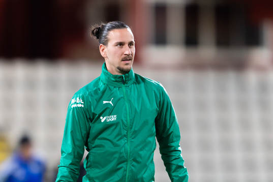Jönköpings Edin Hamidovic innan fotbollsmatchen i