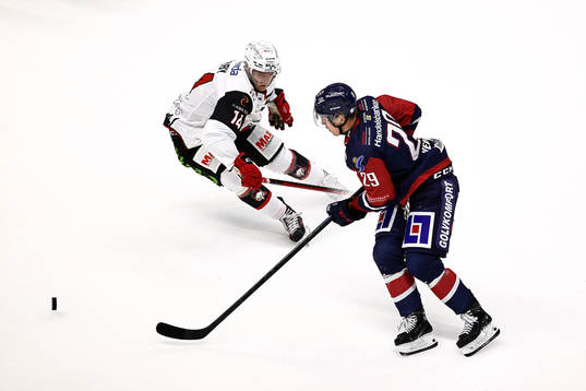 Malmö Redhawks Carl-Johan Lerby och Linköpings Georg
