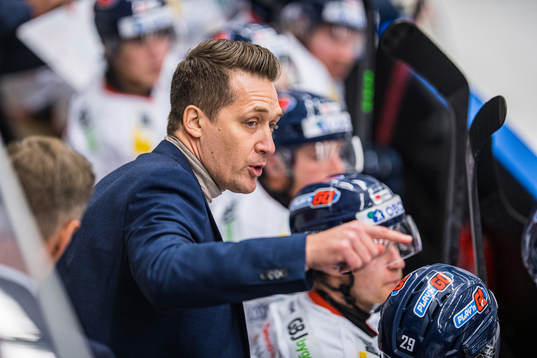 Växjös tränare Sam Hallam