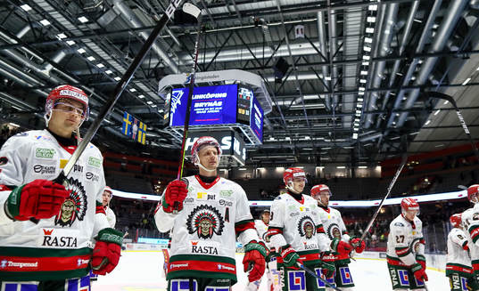 Frölundas spelare tackar publiken