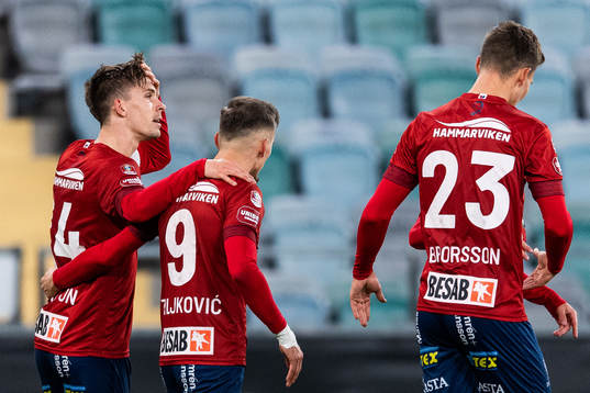Örgrytes Daniel Paulson gör 2-2 och jublar med Ajdin