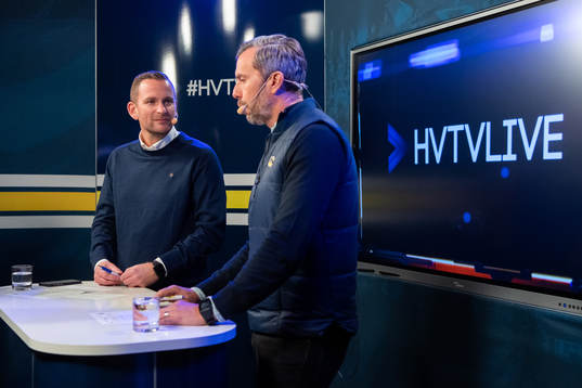 Johan Freijd, pressvansvarig, och Johan Hult,  sportchef i