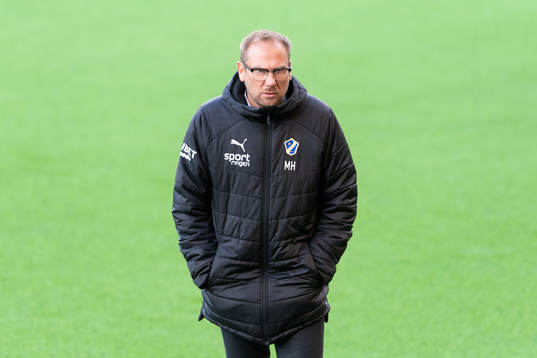 Halmstads manager Magnus Haglund innan fotbollsmatchen i