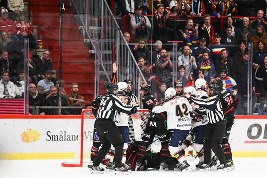 Örebros målvakt Jhonas Enroth och Djurgårdens Ludvig