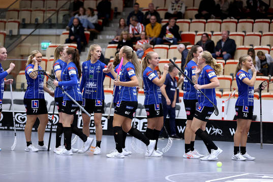 Karlstads Frida Swahn gör 0-1