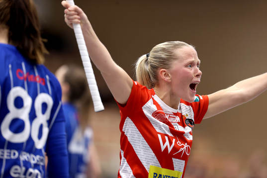 Pixbos Emma Stenberg jublar