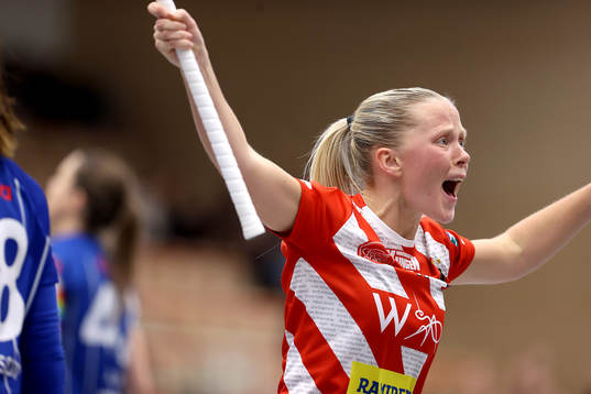 Pixbos Emma Stenberg jublar