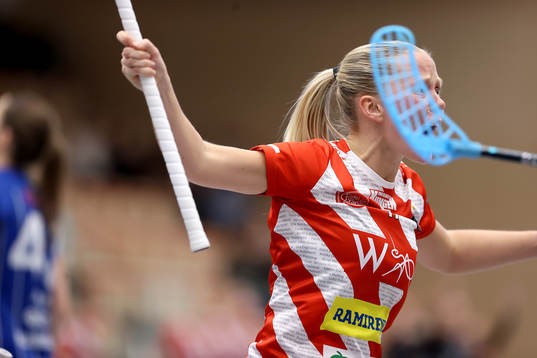 Pixbos Emma Stenberg jublar