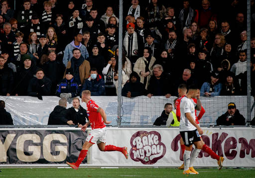 Degerfors Victor Edvardsen gör 0-1 och jublar