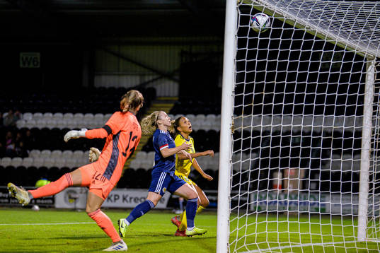 Madelen Janogy of Sweden and Rachel Boyle of Scotland