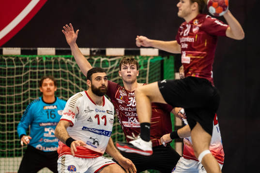 Lugis Steven Plucnar Jacobsen mot HK Malmös Kassem Awad