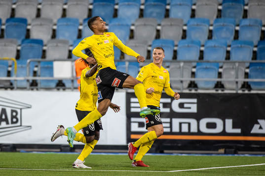 Mjällbys Amin Sarr jublar