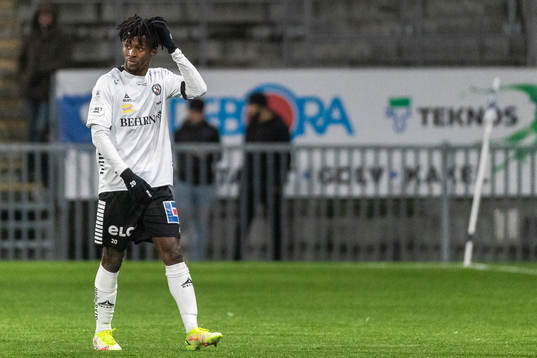 Örebros Rickard Emeka Friday deppar