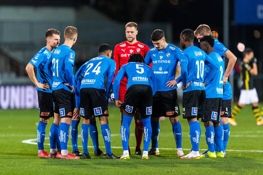 Hammarbys spelare samlas