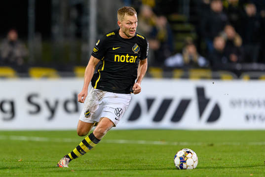 s Sebastian Larsson