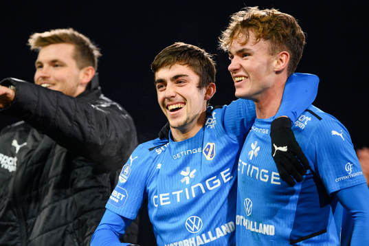 Halmstads Emil Tot Wikström och Alexander Johansson jublar