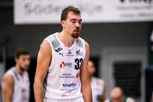 Köpings Dominic Robb deppar