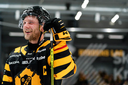 Skellefteås Oscar Möller jublar