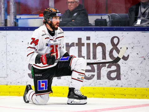Örebros Nick Ebert jublar