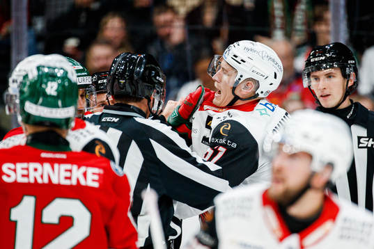 Malmö Redhawks Emil Sylvegård och Frölundas Joel