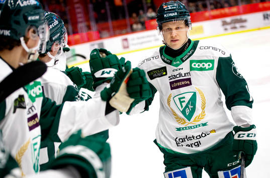 Färjestads Daniel Viksten jublar