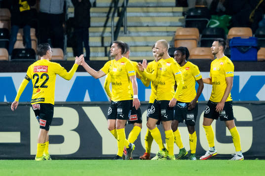 Mjällbys spelare jublar