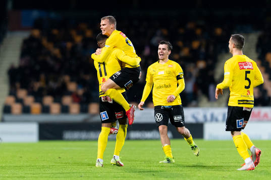 Mjällbys Amin Sarr jublar