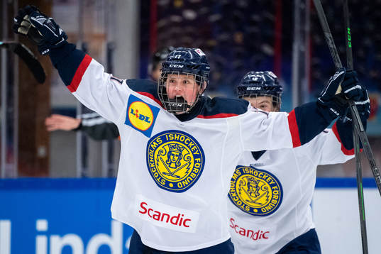 Stockholm Nords Hugo Råsten jublar
