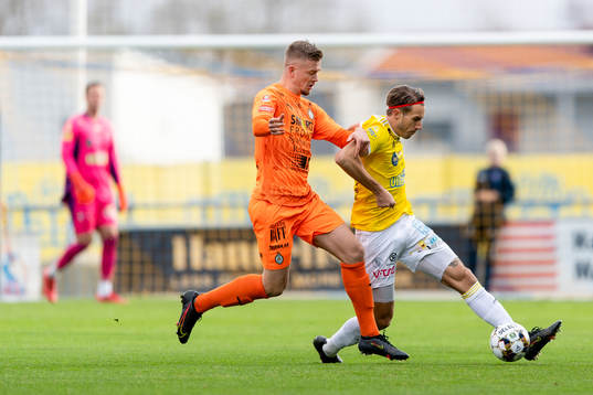AFC Eskilstunas Viktor Fors och Falkenbergs Tobias Karlsson
