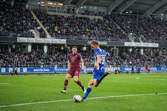 Malmö FFs Niklas Moisander och IFK Göteborgs Oscar