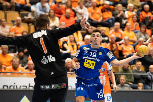 Kristianstads målvakt Espen Christensen mot Ystads IFs