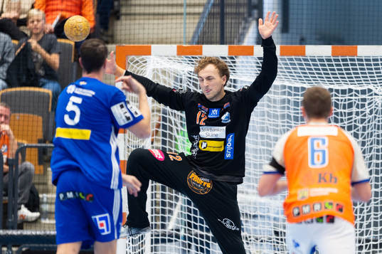 Kristianstads målvakt Gustaf Banke och Ystads IFs Kim