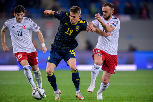 Mattias Svanberg of Sweden against Khvicha Kvaratskhelia