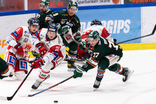Kristianstads Kristoff Kontos och Västerviks Victor Öhman